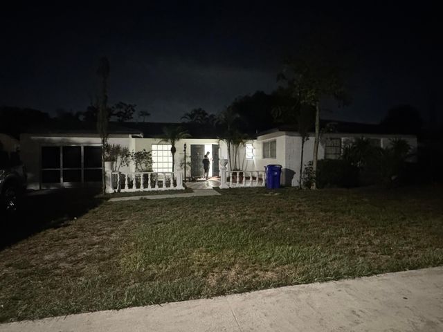 6260 SW 6th Street, Margate, FL 33068