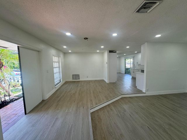 6260 SW 6th Street, Margate, FL 33068