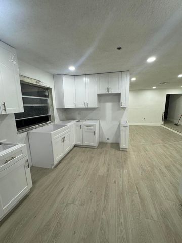 6260 SW 6th Street, Margate, FL 33068