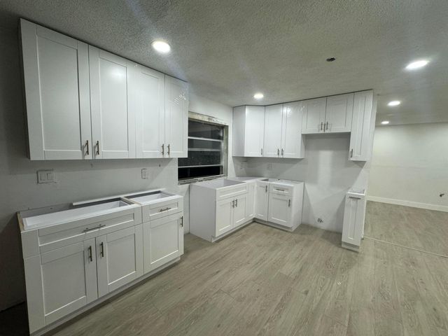 6260 SW 6th Street, Margate, FL 33068