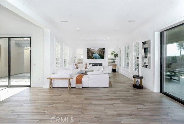 20300 W Windsor Lane, Northridge (los Angeles), CA 91326