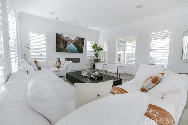 20300 W Windsor Lane, Northridge (los Angeles), CA 91326