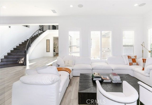 20300 W Windsor Lane, Northridge (los Angeles), CA 91326