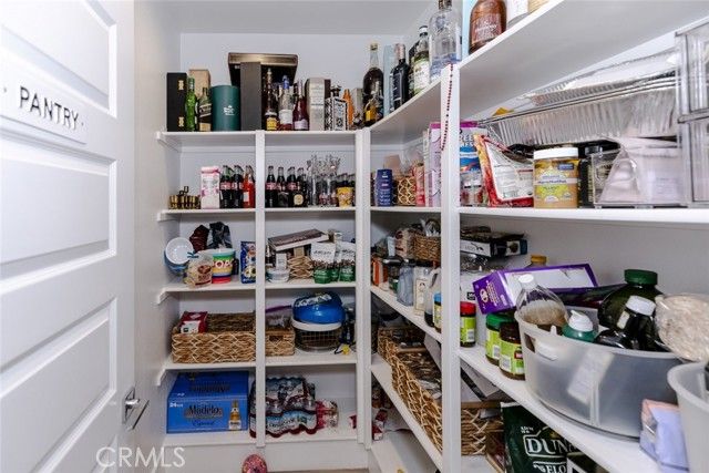 20300 W Windsor Lane, Northridge (los Angeles), CA 91326