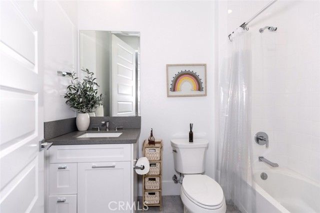 20300 W Windsor Lane, Northridge (los Angeles), CA 91326