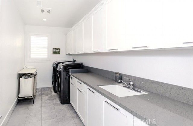 20300 W Windsor Lane, Northridge (los Angeles), CA 91326