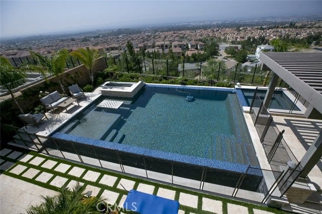 20300 W Windsor Lane, Northridge (los Angeles), CA 91326