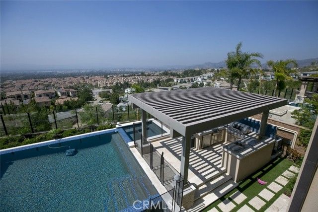 20300 W Windsor Lane, Northridge (los Angeles), CA 91326