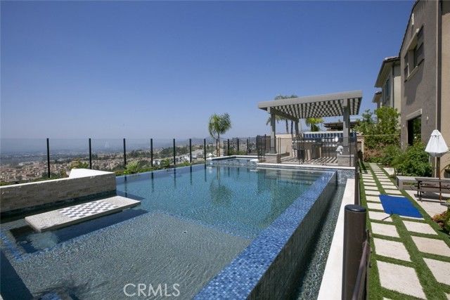 20300 W Windsor Lane, Northridge (los Angeles), CA 91326