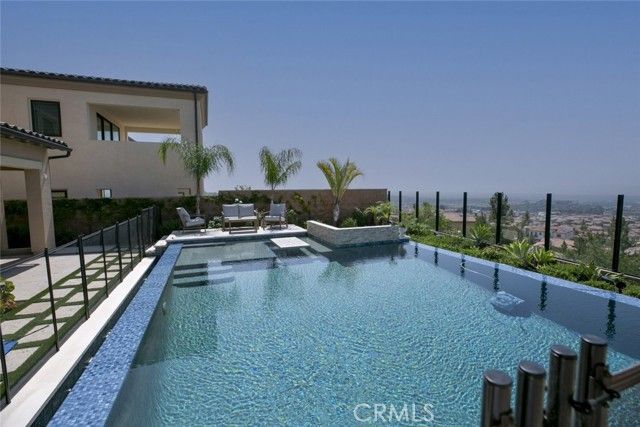 20300 W Windsor Lane, Northridge (los Angeles), CA 91326