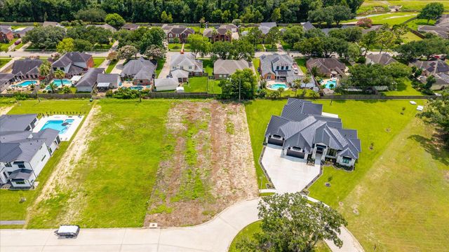 1618 Crown Oaks Court, Pearland, TX 77581