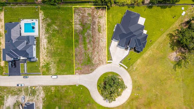1618 Crown Oaks Court, Pearland, TX 77581