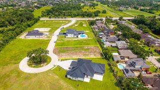 1618 Crown Oaks Court, Pearland, TX 77581