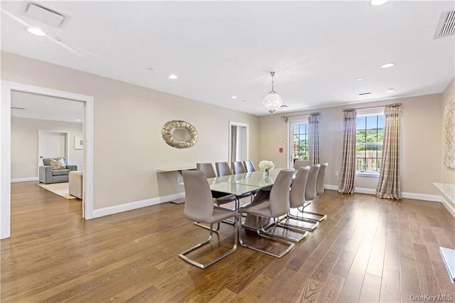 10 Byron Place PH716, Larchmont, NY 10538