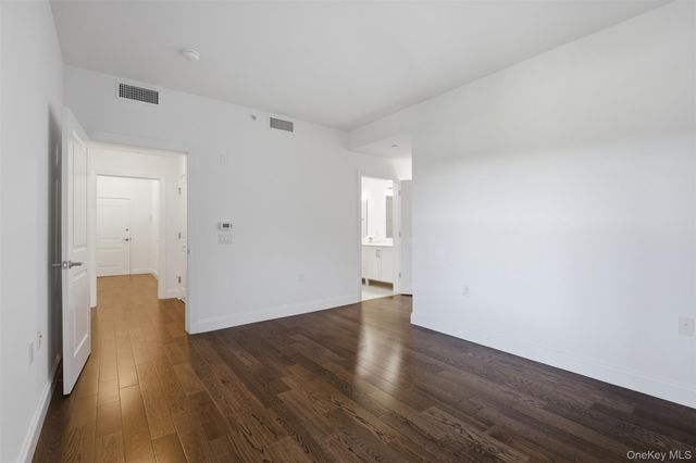 10 Byron Place PH716, Larchmont, NY 10538