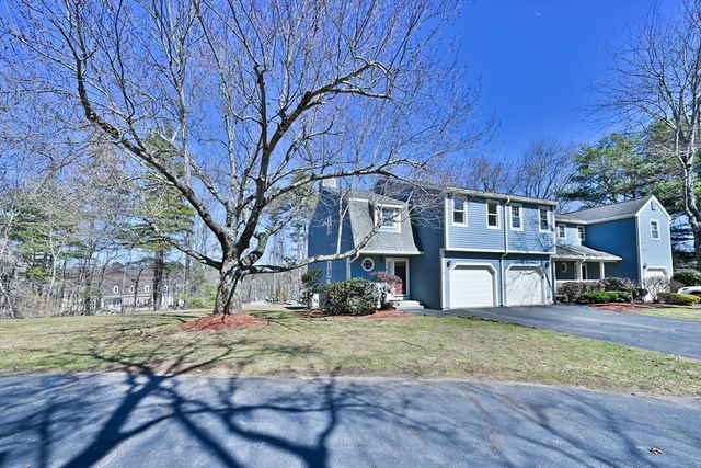 8 Village Green 8, Sturbridge, MA 01566