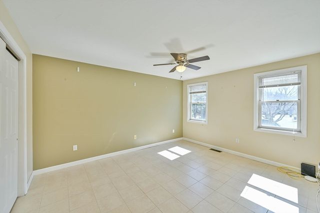 8 Village Green 8, Sturbridge, MA 01566