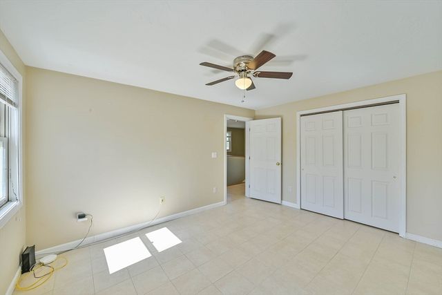 8 Village Green 8, Sturbridge, MA 01566