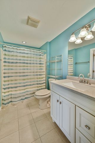 8 Village Green 8, Sturbridge, MA 01566