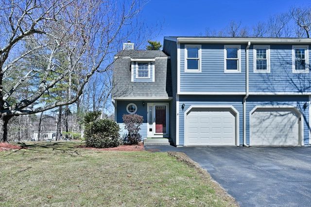 8 Village Green 8, Sturbridge, MA 01566