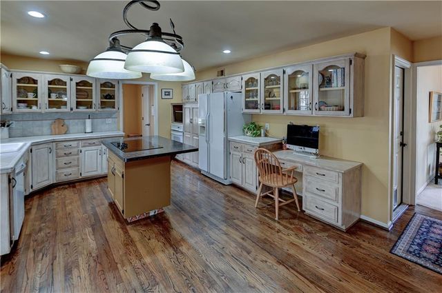 6512 Widmer Road, Shawnee, KS 66216