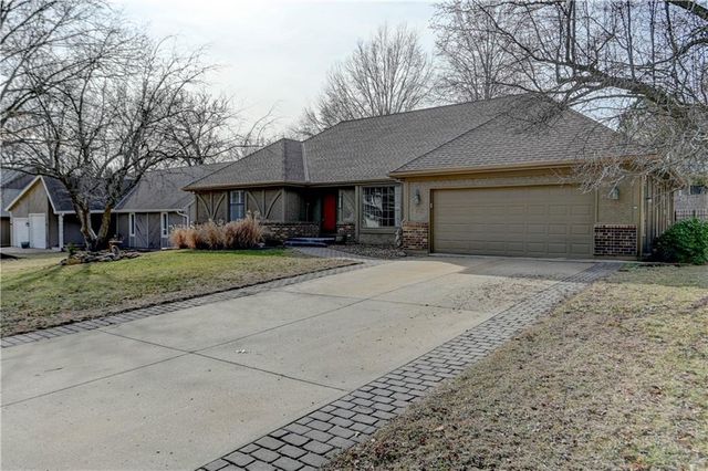 6512 Widmer Road, Shawnee, KS 66216