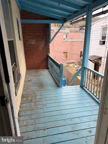 251 E CHESTNUT ST, Coatesville, PA 19320