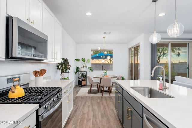 26440 N THORNHILL Drive, Peoria, AZ 85383