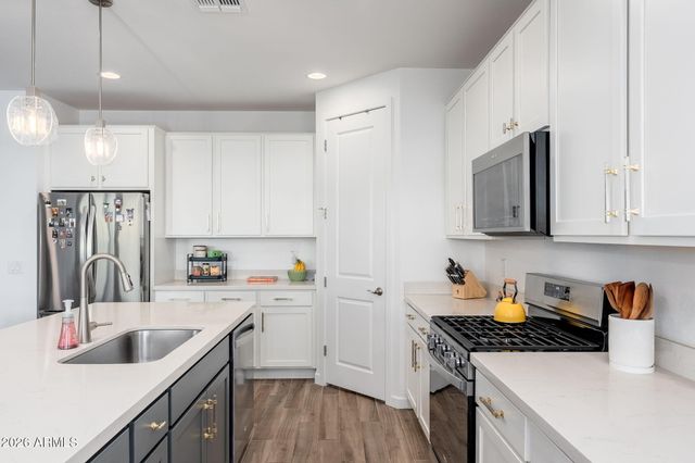 26440 N THORNHILL Drive, Peoria, AZ 85383