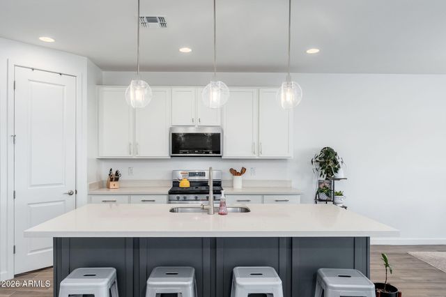 26440 N THORNHILL Drive, Peoria, AZ 85383