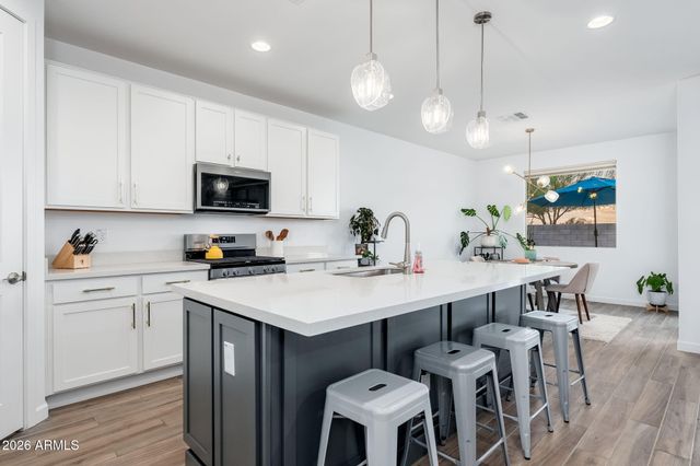 26440 N THORNHILL Drive, Peoria, AZ 85383