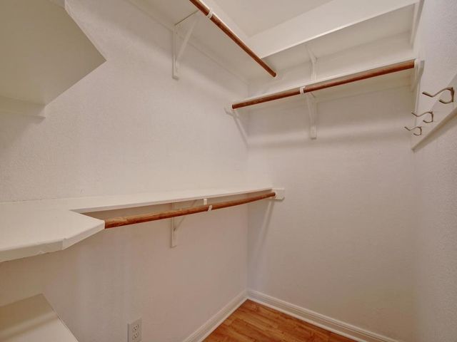 7685 Northcross DR 906, Austin, TX 78757