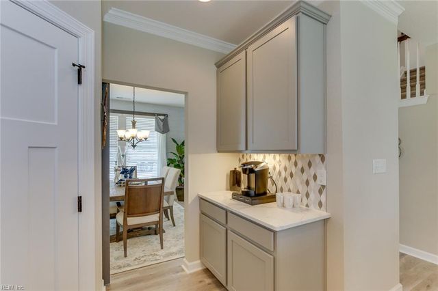 1885 Paw Paw PL, Chesapeake, VA 23321