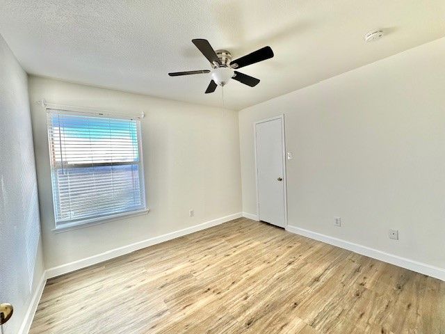 6515 Fairglen Drive, Arlington, TX 76002