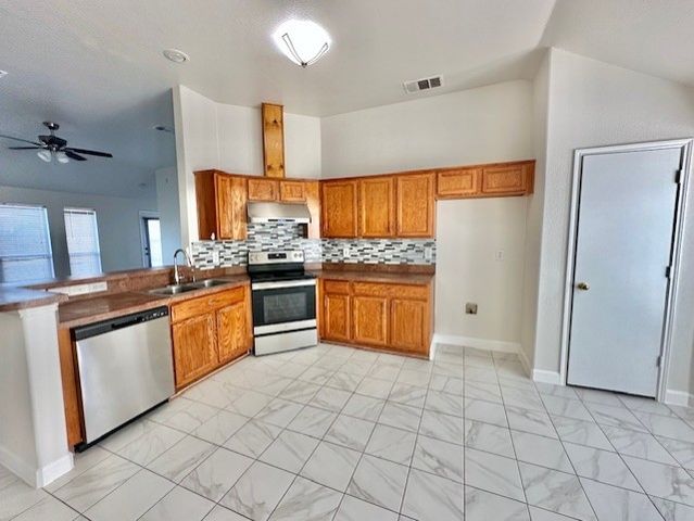 6515 Fairglen Drive, Arlington, TX 76002