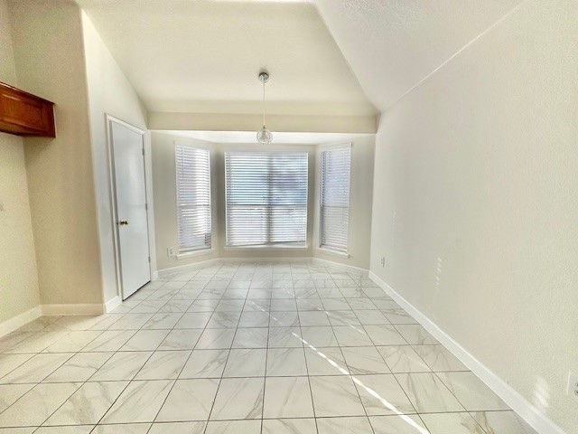 6515 Fairglen Drive, Arlington, TX 76002