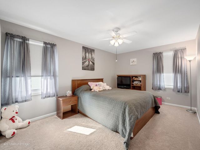 575 Adare Road, Bartlett, IL 60103