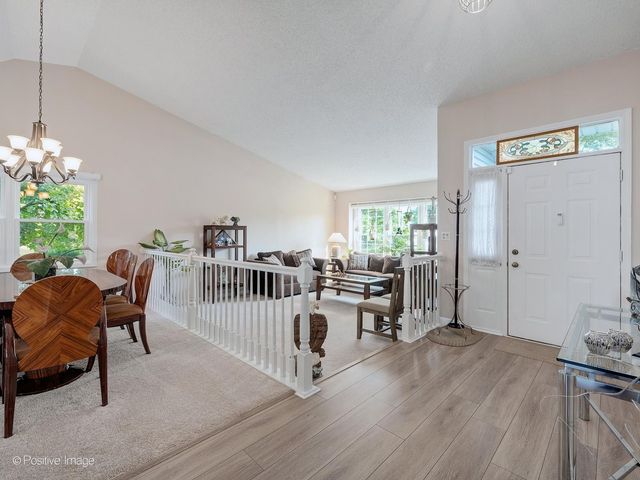 575 Adare Road, Bartlett, IL 60103