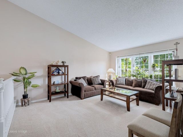 575 Adare Road, Bartlett, IL 60103