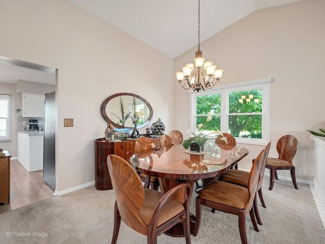 575 Adare Road, Bartlett, IL 60103