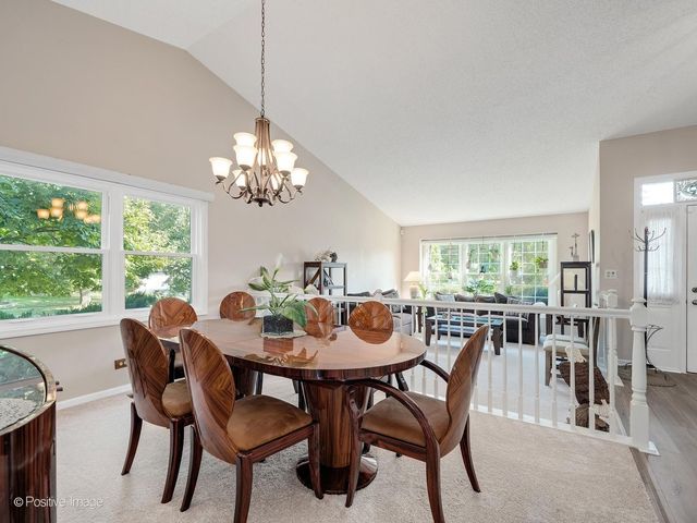 575 Adare Road, Bartlett, IL 60103