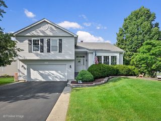 575 Adare Road, Bartlett, IL 60103