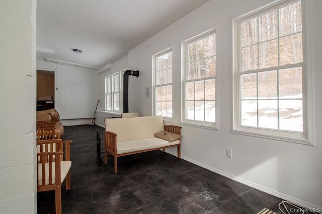 4 Lonny Drive, Ellenville, NY 12428