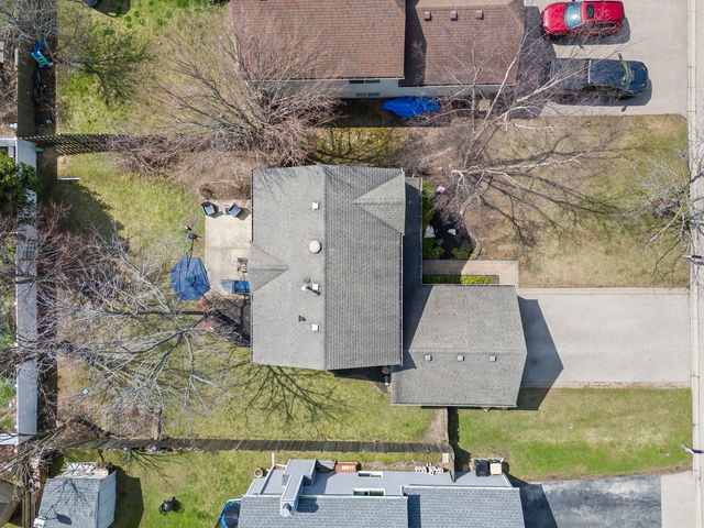 317 Christine Lane, Hainesville, IL 60030