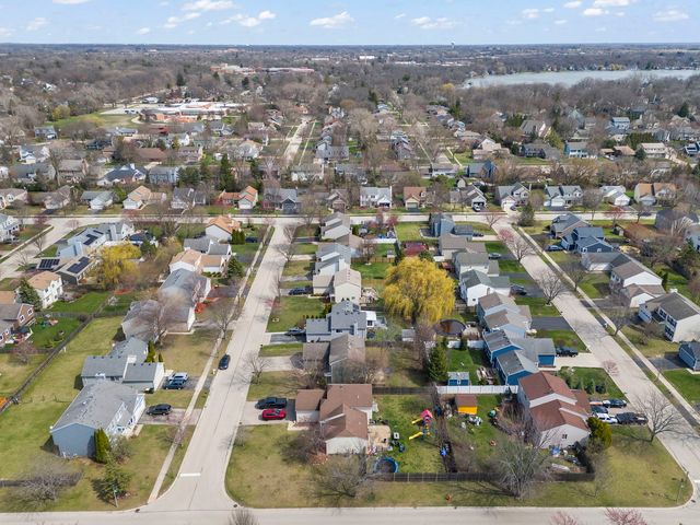 317 Christine Lane, Hainesville, IL 60030