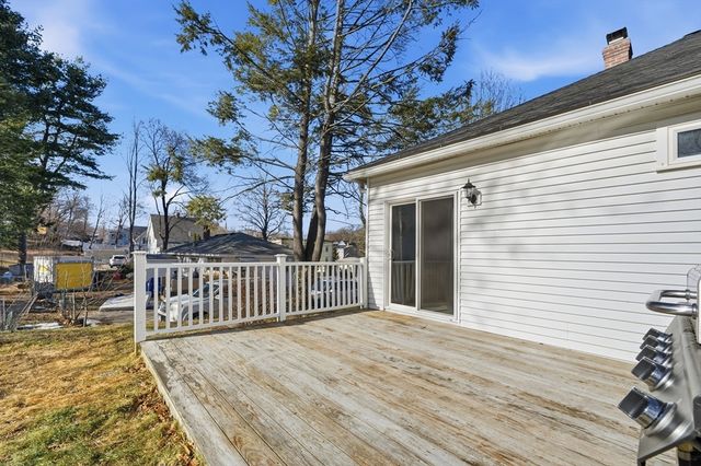 59 Webber St, Leominster, MA 01453