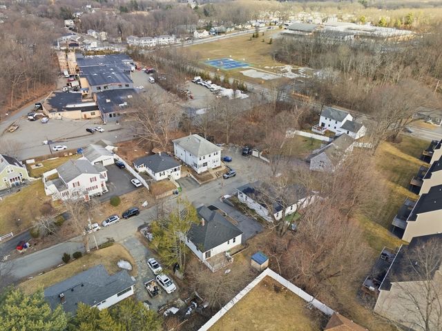 59 Webber St, Leominster, MA 01453