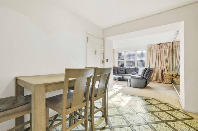 26-25 Union Street 1H, Flushing, NY 11354