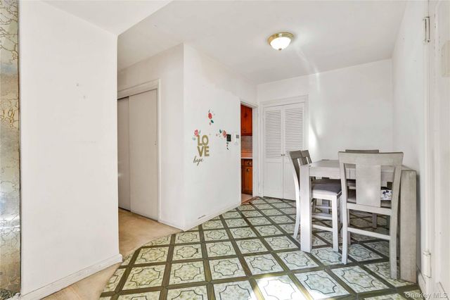 26-25 Union Street 1H, Flushing, NY 11354