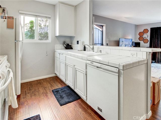 1062 B Cabrillo Park C, Santa Ana, CA 92701